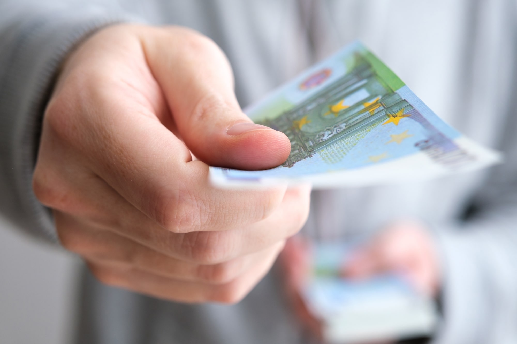 Immobilienrente für wen geeignet? Maklervertrag und Maklerprovision